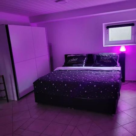 Schoene Unterkunft Mit Whirpool Nahe Phantasialand Apartment Weilerswist Exterior photo